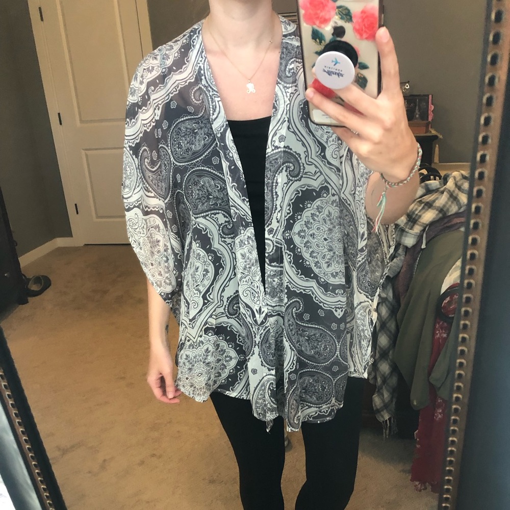 Kimono - Picture 2 of 4
